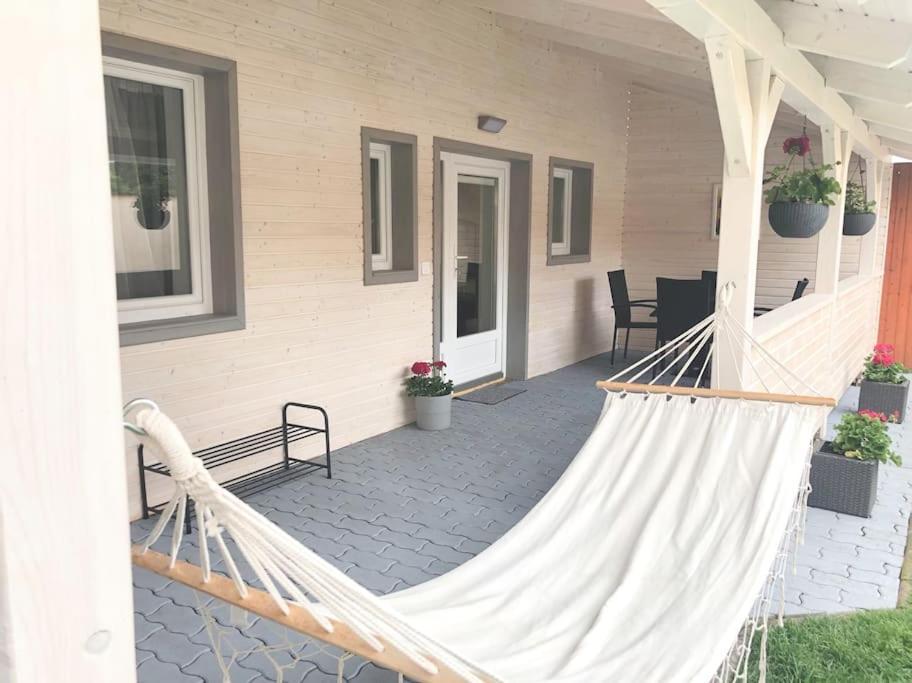 Casa Emese Apartment ไฮจ์ดุสโซบอสโล ภายนอก รูปภาพ